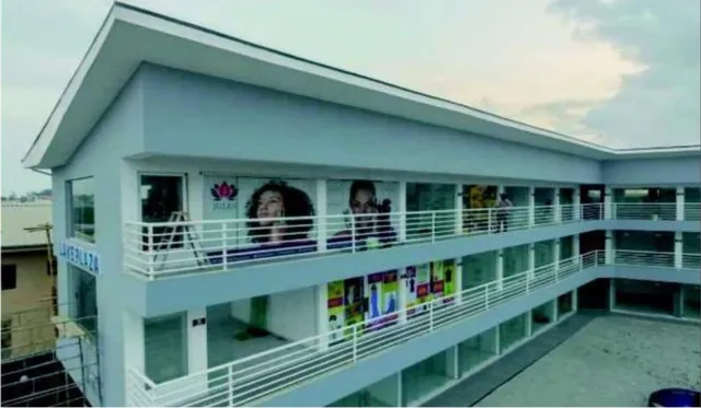 Lake Plaza commercial building on the Lekki-Epe Expressway, Igbo-Efon, with open galleries